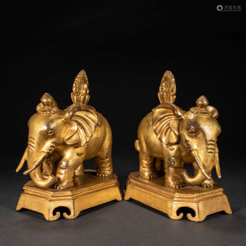 A PAIR OF CHINESE BRONZE GILDED ELEPHANTS, QING DYNASTY