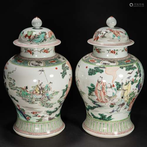 A PAIR OF CHINESE COLORFUL GENERAL JARS, QING DYNASTY