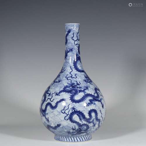 Blue and white sea water dragon pattern gallbladder bottle