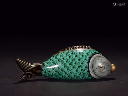 fish-shaped snuff bottle