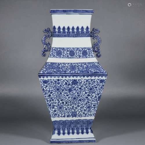 Blue and white double-eared square vase