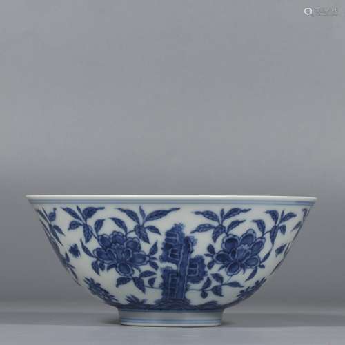 Blue and white flower pattern bowl