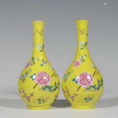 Yellow ground enamel flower gall bottle