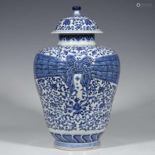 Blue and white tangled lotus flower lid jar