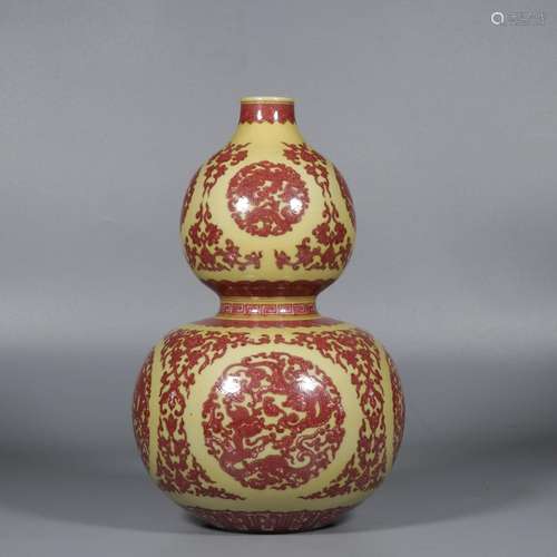 Yellow ground glaze red dragon gourd bottle