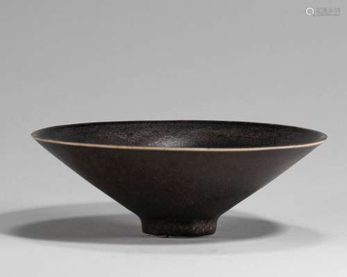 Black glaze calyx