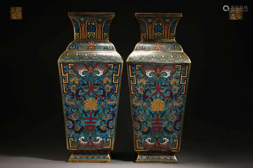 Cloisonne square bottle in Qing Dynasty