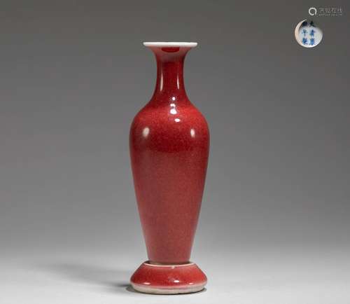 Qing Dynasty red glazed willow leaf vase