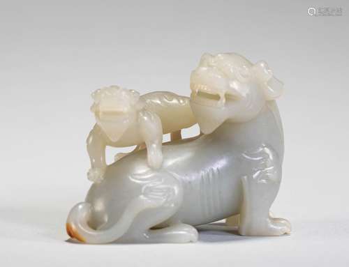 White jade mother beast in Qing Dynasty