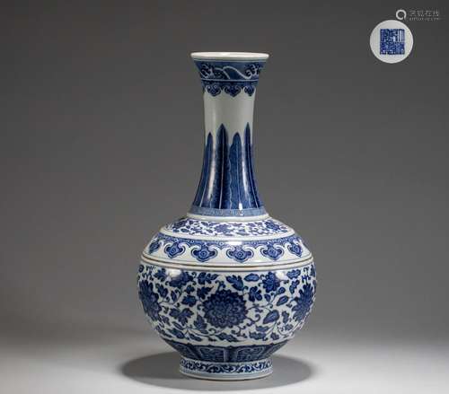 Qing Dynasty blue and white vase