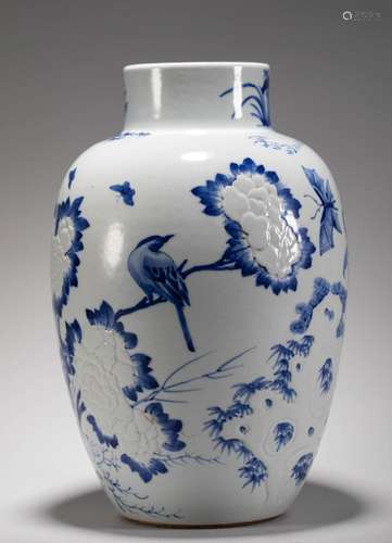 Qing Dynasty blue and white carved porcelain pot