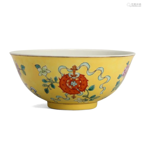 A YELLOW-GROUND 'ANBAXIAN' BOWL