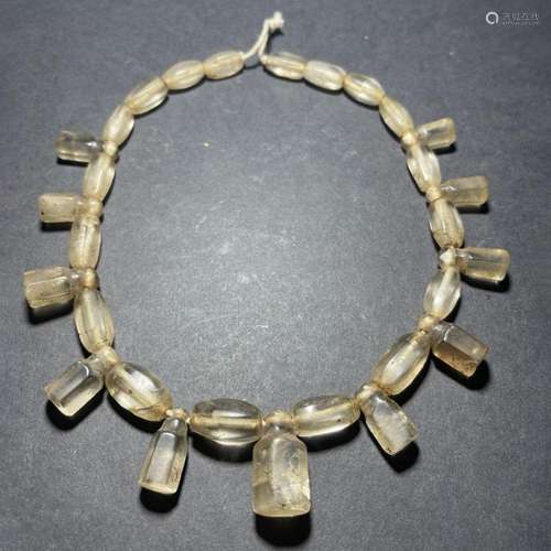 A CUT ROCK CRYSTAL NECKLACE ROMAN OR PARTHIAN PERIOD