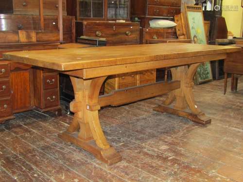 Good quality oak refectory table, the stretchered base with ...