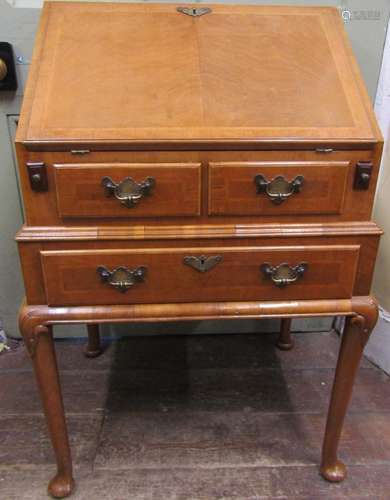 Queen Ann style walnut ladies writing bureau on pad feet, fi...