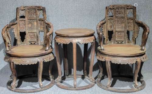 A SET OF CHINESE ROSEWOOD CHAIRS, MING DYNASTY