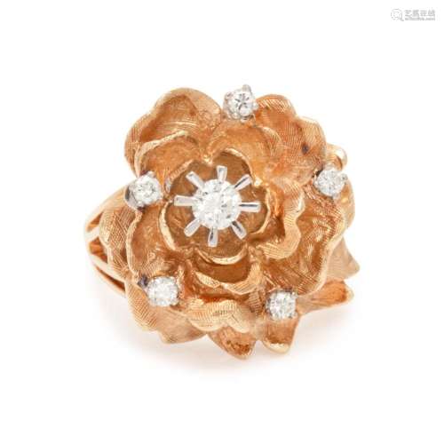 YELLOW GOLD AND DIAMOND FLOWER RING