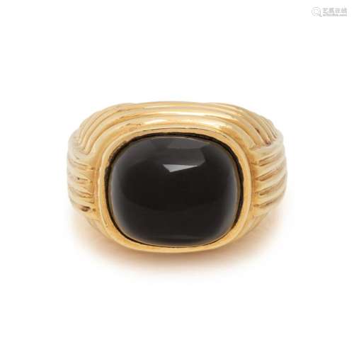 TIFFANY & CO. YELLOW GOLD AND ONYX RING