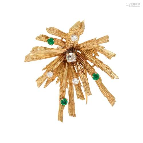 CHAUMET, YELLOW GOLD, DIAMOND AND EMERALD BROOCH