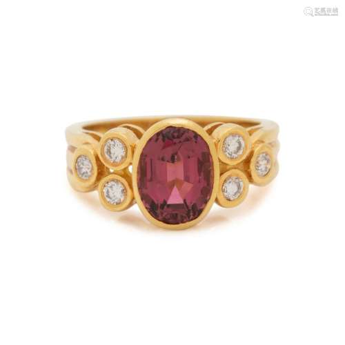 YELLOW GOLD, PINK TOURMALINE AND DIAMOND RING