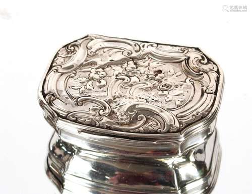 A Rococo style silver snuff box, engraved with initials W.P....