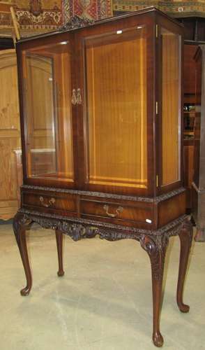 A reproduction mahogany side cabinet, freestanding and enclo...