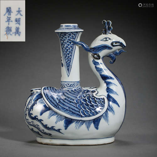 BLUE AND WHITE CANDLESTICKS FROM THE CHINESE MING DYNASTY