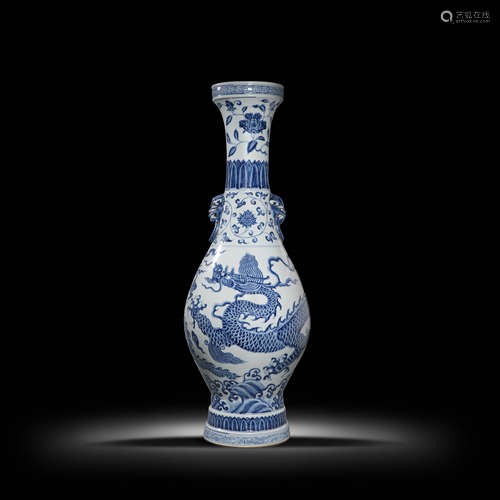 CHINESE MING DYNASTY BLUE AND WHITE DRAGON PATTERN AMPHORA L...