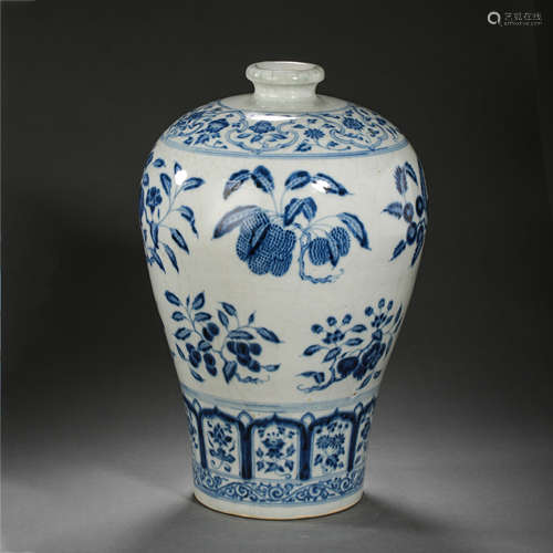 CHINESE MING DYNASTY BLUE AND WHITE PLUM VASE