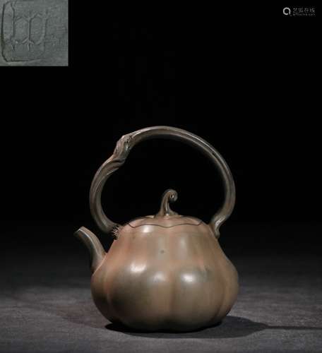 Chinese Zisha Teapot. Mark