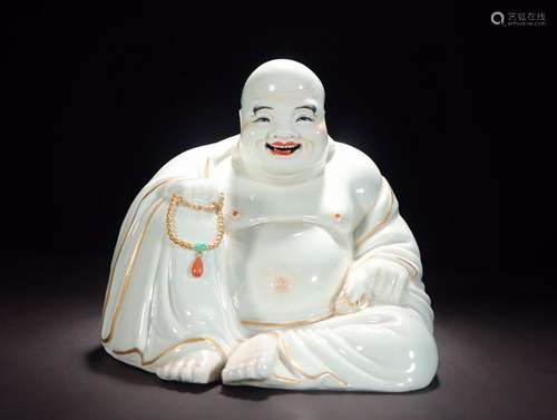 Porcelain sculpture with gold and white glaze - Statue of Ma...