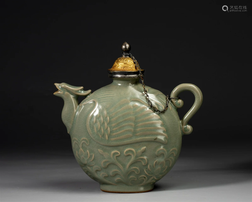 A LongQuan Wine Pot