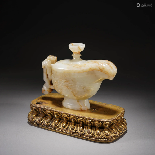 White jade pot, Qing Dynasty