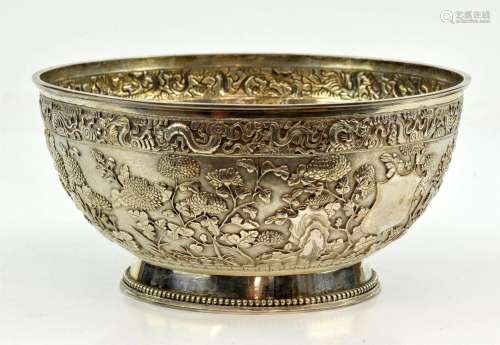 Chinese export silver bowl, embossed with a dragon border ab...