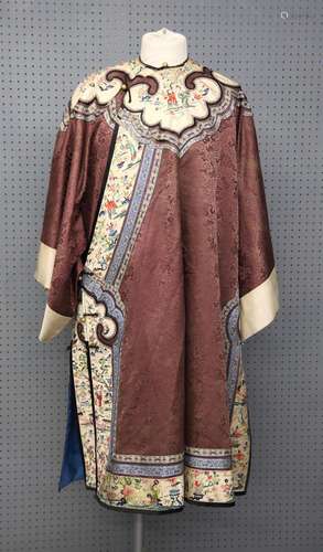 A Chinese Embroidered Purple Woman Jacket. Late Qing dynasty...