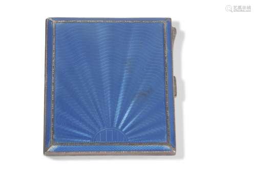 George V cigarette case with engine turned decorated back, t...