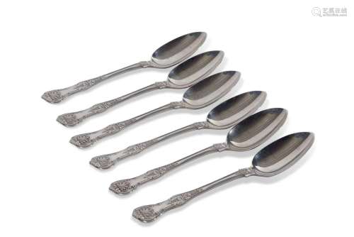 Set of six Edwardian dessert spoons in double struck kings p...