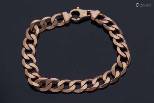 9ct gold flattened curb link bracelet, 21cm long, 26gms