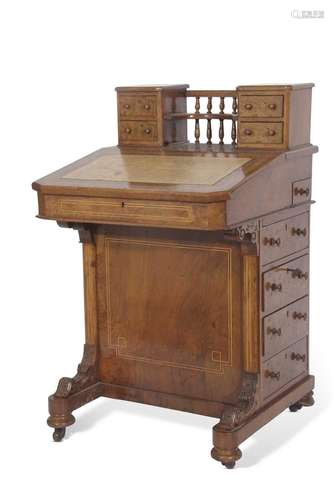 Victorian Walnut veneered davenport desk with small top sect...