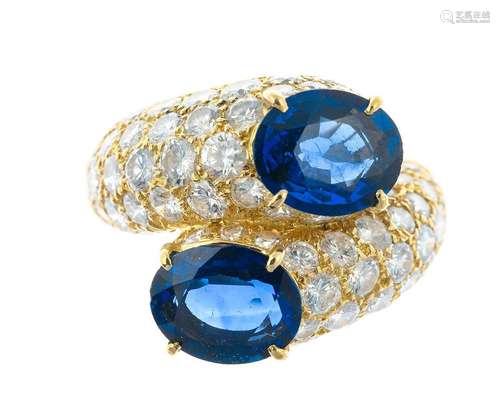 CARTIER <br />
Bague “Toi et moi” en or enrichie de deux imp...