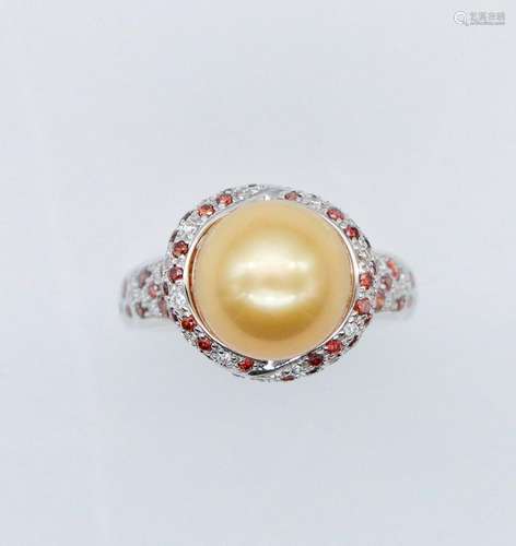 MAUBOUSSIN<br />
 Bague “Perle d’or mon amour” en or gris ce...