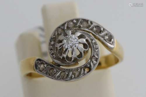 Bague “Tourbillon” en or enrichie de diamants. Poids brut : ...