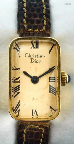 CHRISTIAN DIOR<br />
 Vers 1960. Montre bracelet de dame en ...