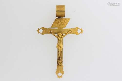 Grande croix ancienne en or<br />
Poids brut : 5,3 g