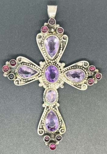 GORGEOUS STERLING CROSS PENDANT WITH