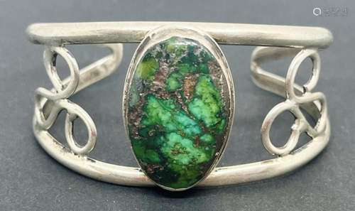 SOUTHWESTERN SPLIT SHANK CUFF WITH GREEN