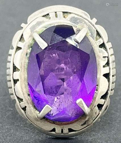 B PIASO JR STERLING RING WITH VIOLET CENTER