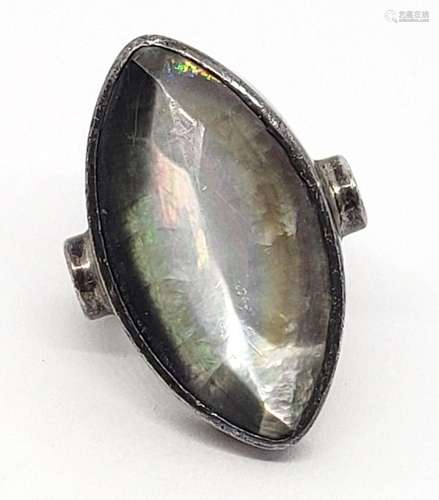 SIZE 6 VINTAGE STERLING RING WITH LARGE METALLIC