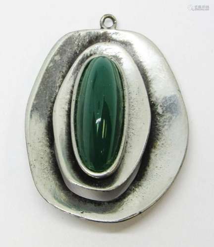 STERLING 3-D OVAL PENDANT WITH JADIE CENTER