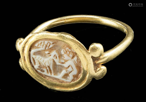 Roman Gold Ring w/ Carved Shell Eros, Animal